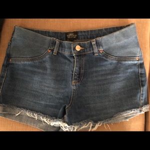 Maternity shorts